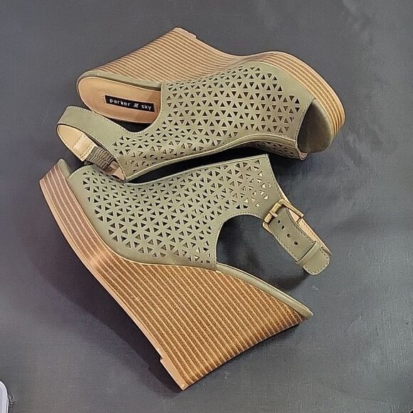 BRAND NEW PARKER&SKY ADJUSTABLE BUCKLE OPEN TOE CUTOUT WEDGE SANDAL - Picture 10 of 14
